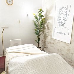 Mae Holistic Beauty - The space