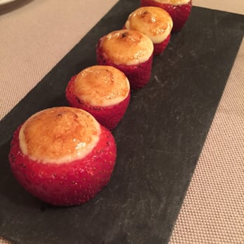 Forn De Sant Joan - Creme Brûlée Stuffed Strawberries - Spanish Near Me - Palma de Mallorca, PM