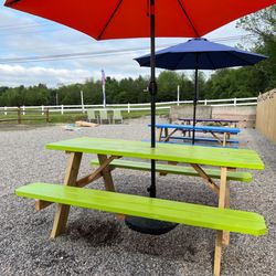 Meyer's Crazy Hollow Creamery - Picnic tables and corn hole