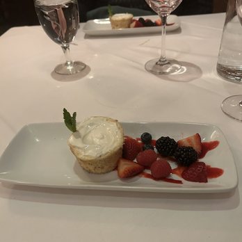 Ruth's Chris Steak House - Classic cheesecake - Steakhouses Near Me - Knoxville, Tennessee Ruth's Chris Steak House - Classic cheesecake - Steakhouses Near Me - Knoxville, Tennessee