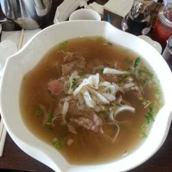 Pho Bo Saigon - Extra large pho - rare beef and tripe - Vietnamese Near Me - Brampton, Ontario
