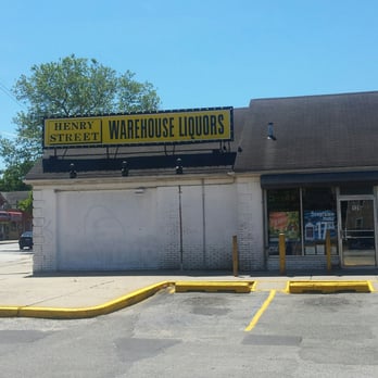 Henry Street Liquors Inc - Front sign - Beer, Wine & Spirits Near Me - Hempstead, New York