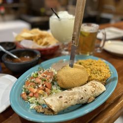 El Ranchero - Chicken Stuff Avocado Dinner
