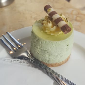 Harriets Café Tearooms - Dinky little lemon and lime cheesecake, £2! - Tea Rooms Near Me - Cambridge, CAM