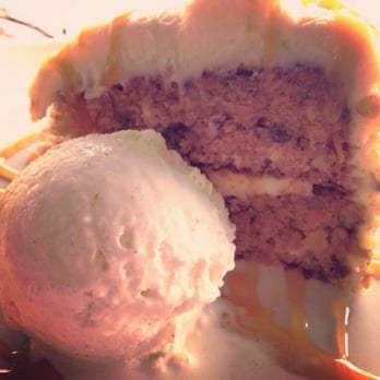 V's Taproom - Carrot cake - a la mode - New American Near Me - Peoria, Arizona