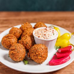 Lusy's Mediterranean Cafe & Grill
