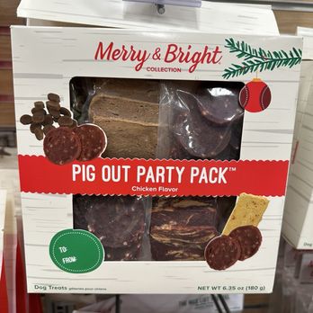 PetSmart - The cutest holiday treat box IG: @ammysalamii - Pet Groomers Near Me - Northridge, California PetSmart - The cutest holiday treat box IG: @ammysalamii - Pet Groomers Near Me - Northridge, California