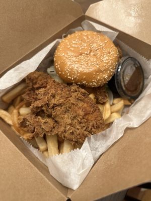 Cluck'N Wings by null