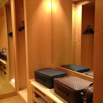 Four Seasons Hotel - Closet - Hotels Near Me - New York, New York Four Seasons Hotel - Closet - Hotels Near Me - New York, New York