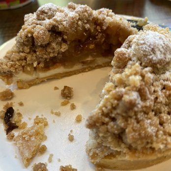 Regal Eagle Smokehouse: Craft Drafts & Barbecue - Apple pie tart with cream cheese in the middle - Barbeque Near Me - Lake Buena Vista, Florida
