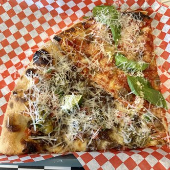 Corner Slice - Carne Asada and Sausage Garlic - Pizza Near Me - Livermore, California Corner Slice - Carne Asada and Sausage Garlic - Pizza Near Me - Livermore, California