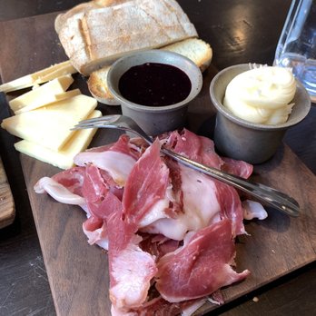 Porter Kitchen & Deck - New American Near Me - Chicago, Illinois