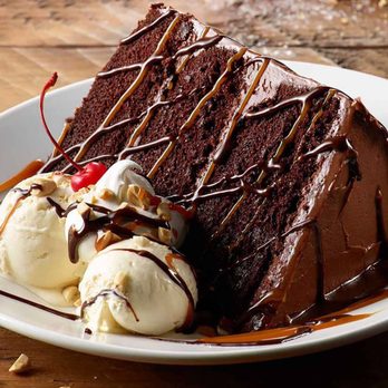 Cheddar's Scratch Kitchen - Hot Fudge Sundae Cake - American Near Me - Appleton, Wisconsin Cheddar's Scratch Kitchen - Hot Fudge Sundae Cake - American Near Me - Appleton, Wisconsin