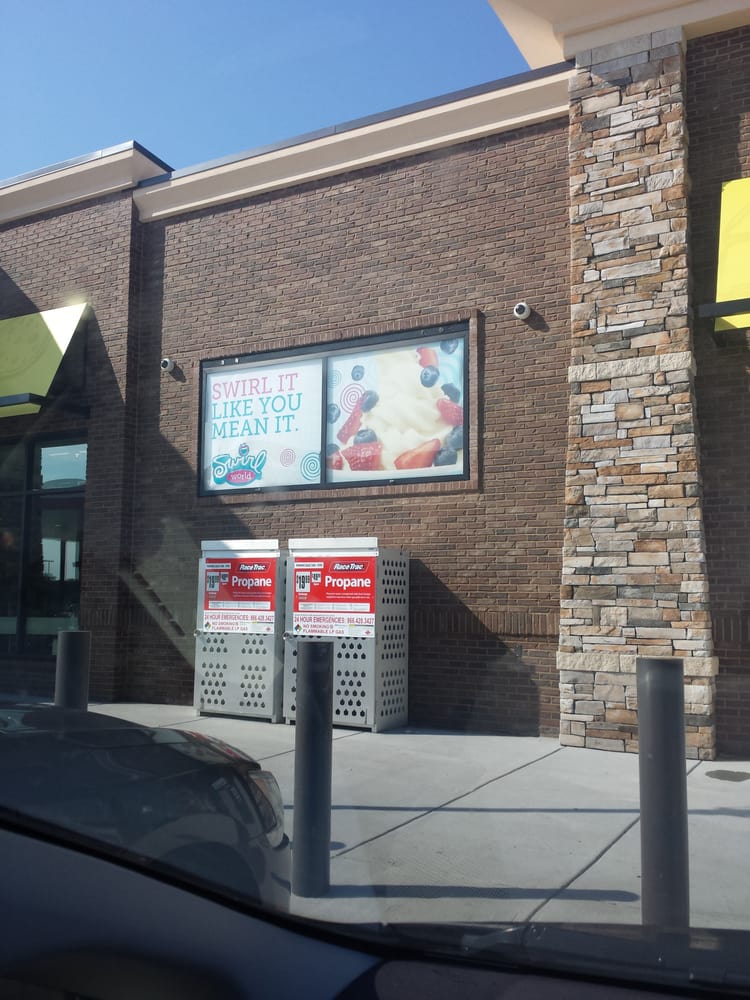 RACETRAC Updated May 2024 22 Photos 10480 Burbank Dr., Baton