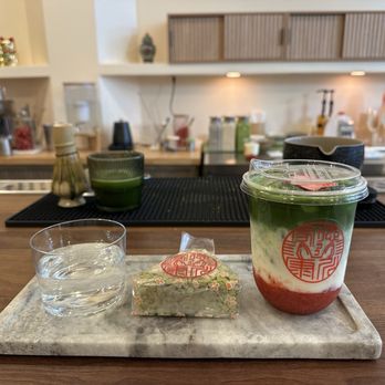 Taz Matcha - Strawberry matcha latte Chashi blend, matcha krispy, water - IG @bougiefoodieboi - Cafes Near Me - Seattle, Washington Taz Matcha - Strawberry matcha latte Chashi blend, matcha krispy, water - IG @bougiefoodieboi - Cafes Near Me - Seattle, Washington