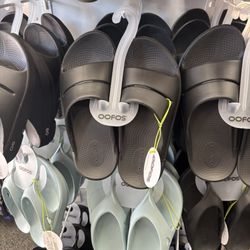 The Shoe Mill - Oofos sandals