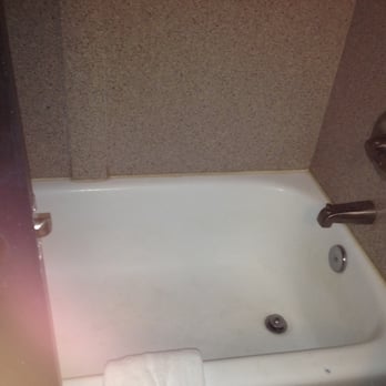 Quality Inn - stained/dirty tub - Hotels Near Me - Covington, Virginia Quality Inn - stained/dirty tub - Hotels Near Me - Covington, Virginia