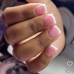 Q Beaute Hair & Nails - Acrylic Shorties