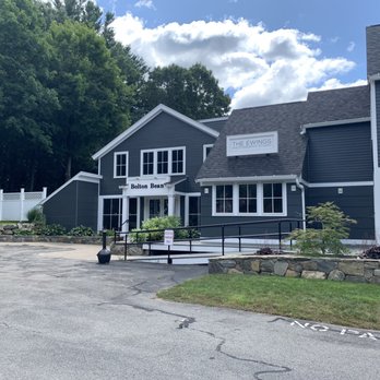 Bolton Bean - Bolten bean outside - Coffee & Tea Near Me - Bolton, Massachusetts