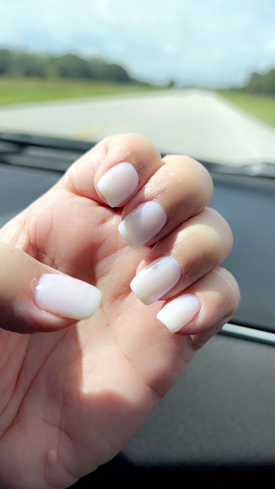 Happy Nails & Spa Image