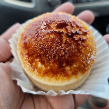Yatalaba Macarons - Giant Creme Brulee Macaron. - Macarons Near Me - Reno, Nevada Yatalaba Macarons - Giant Creme Brulee Macaron. - Macarons Near Me - Reno, Nevada