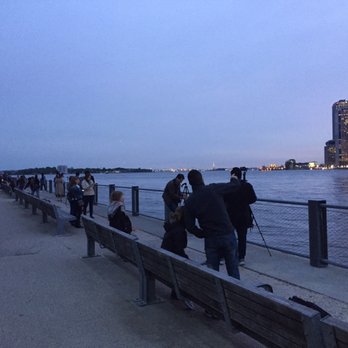 Brooklyn Bridge Park - Photographers (May 2017) - Parks Near Me - Brooklyn, New York