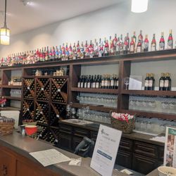 Bluestone Vineyard - Tasting room