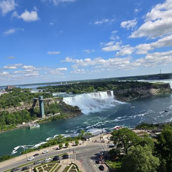 Sheraton Fallsview Hotel - Hotels Near Me - Niagara Falls, Ontario