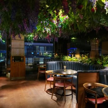 LSQ Rooftop - Bars Near Me - London, XGL