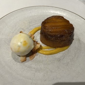 Gramercy Tavern - Mango upside down - New American Near Me - New York, New York Gramercy Tavern - Mango upside down - New American Near Me - New York, New York