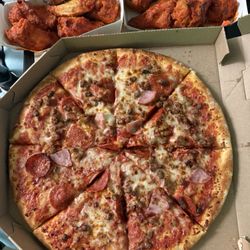 7-Eleven - Baked pizza and wings