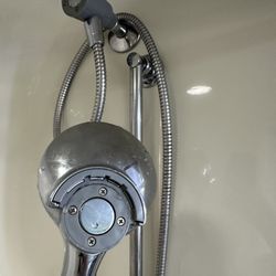 Sleep Inn & Suites Kingsport Tricities Airport - Broken shower
