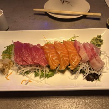Ahi Asian Bistro - Sashimi. Very good & fresh - Sushi Bars Near Me - Tampa, Florida