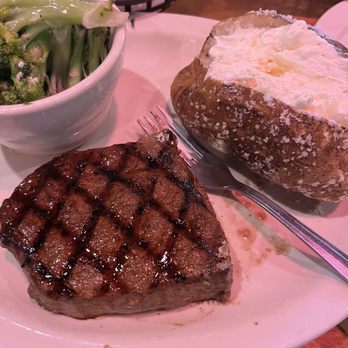 Jameson's Charhouse - 8oz Sirloin Steak, Baked Potato, Broccoli - Steakhouses Near Me - Mount Prospect, Illinois