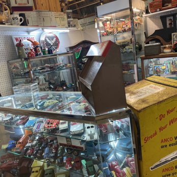 Hillsboro Antique Mall - Antiques Near Me - Margate, Florida
