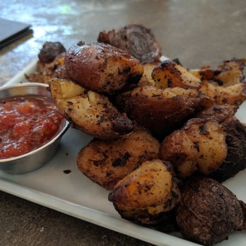 33 Acres Brewing - Side of potatoes - 2 stars. Excellent crisp but disappointingly dry and starchy on the inside. Sat brunch 2018-05-18 - Breweries Near Me - Vancouver, British Columbia