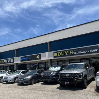 Êmm Cafe - Exterior - Cafes Near Me - Houston, Texas