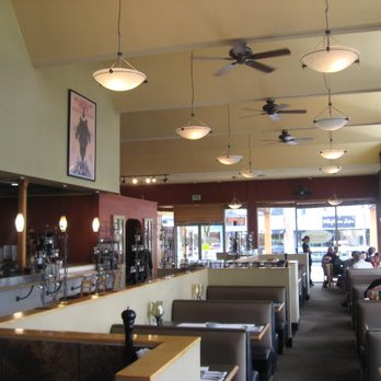 Boccellis Ristorante - This is the view toward the front, with the kitchen on the left.  You can see the retro sort of ceiling from when it was a branch bank. - Italian Near Me - Gresham, Oregon