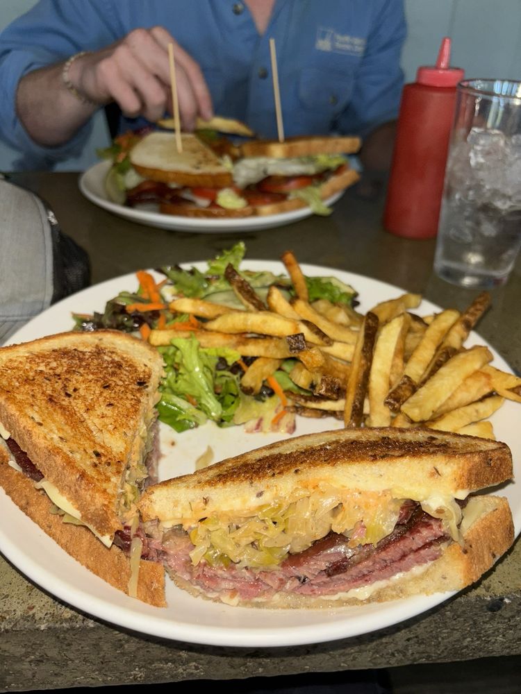 Railroad Station Bar and Grill