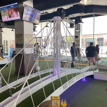 Tipsy Putt - Pubs Near Me - Emeryville, California