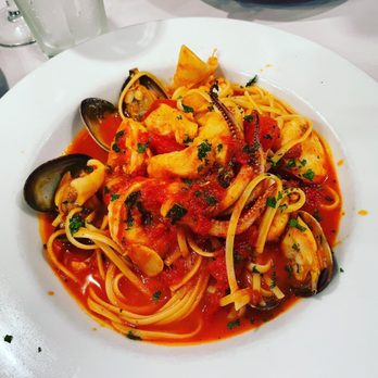 Ristorante Due Rose - Linguine Tutto Mare - Italian Near Me - Pinole, California Ristorante Due Rose - Linguine Tutto Mare - Italian Near Me - Pinole, California