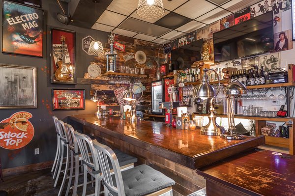Photo of Lobster & Beer - Los Angeles, CA, US. Grab a seat at the bar