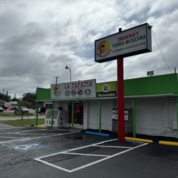 La Tapatia Grocery - Front of building