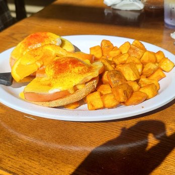 Eggs 'n Things Ko Olina - Egg Benedict - American Near Me - Kapolei, Hawaii Eggs 'n Things Ko Olina - Egg Benedict - American Near Me - Kapolei, Hawaii
