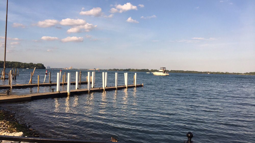 THE WATERFRONT WYANDOTTE 272 Photos & 256 Reviews Lounges 507