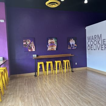Insomnia Cookies - Ice Cream & Frozen Yogurt Near Me - Akron, Ohio