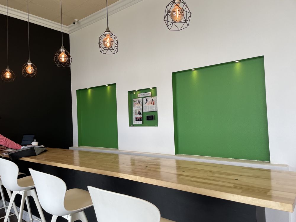 LUCKY’S COFFEE ROASTERS 117 Photos & 93 Reviews 665 East Foothill