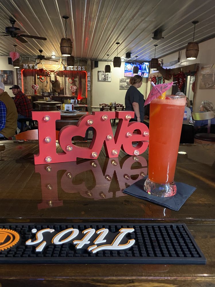 Mountain Cheers Grill Haus Logo