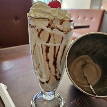 Mel's Kitchen - Penguin Shake (vanilla and chocolate mix) - American Near Me - San Francisco, California