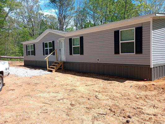 Magnolia Skirting Logo